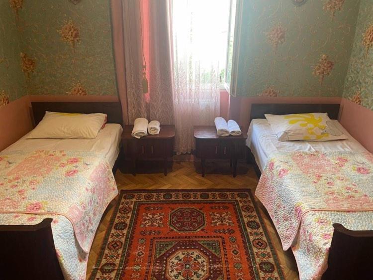 Hostel Castle Kutaisi Exteriör bild